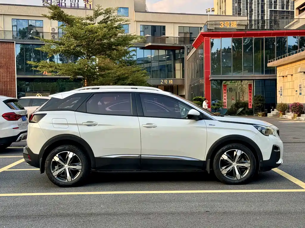 Peugeot 4008 — миниатюра 5