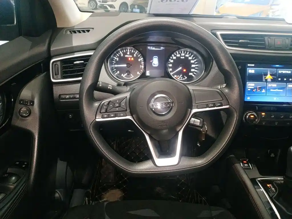 Nissan Qashqai — миниатюра 11