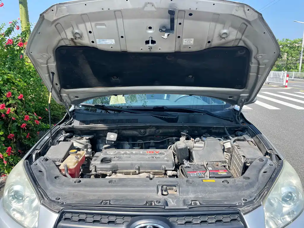 Toyota RAV4 — миниатюра 25