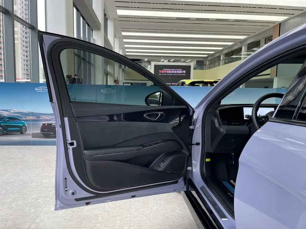 BYD Seal — миниатюра 8