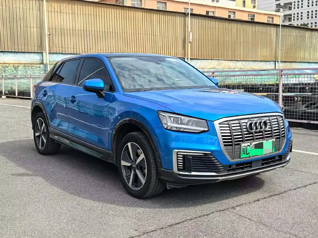 AUDI Q2L E TRON