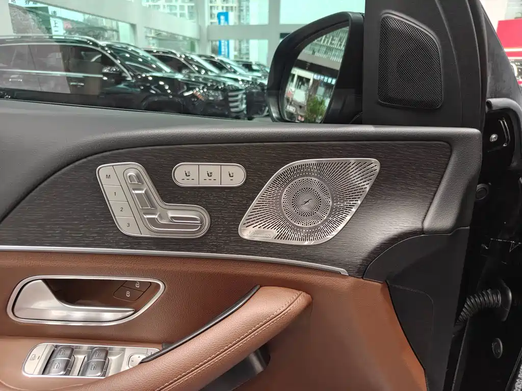 Mercedes-Benz GLE (Import) — миниатюра 10