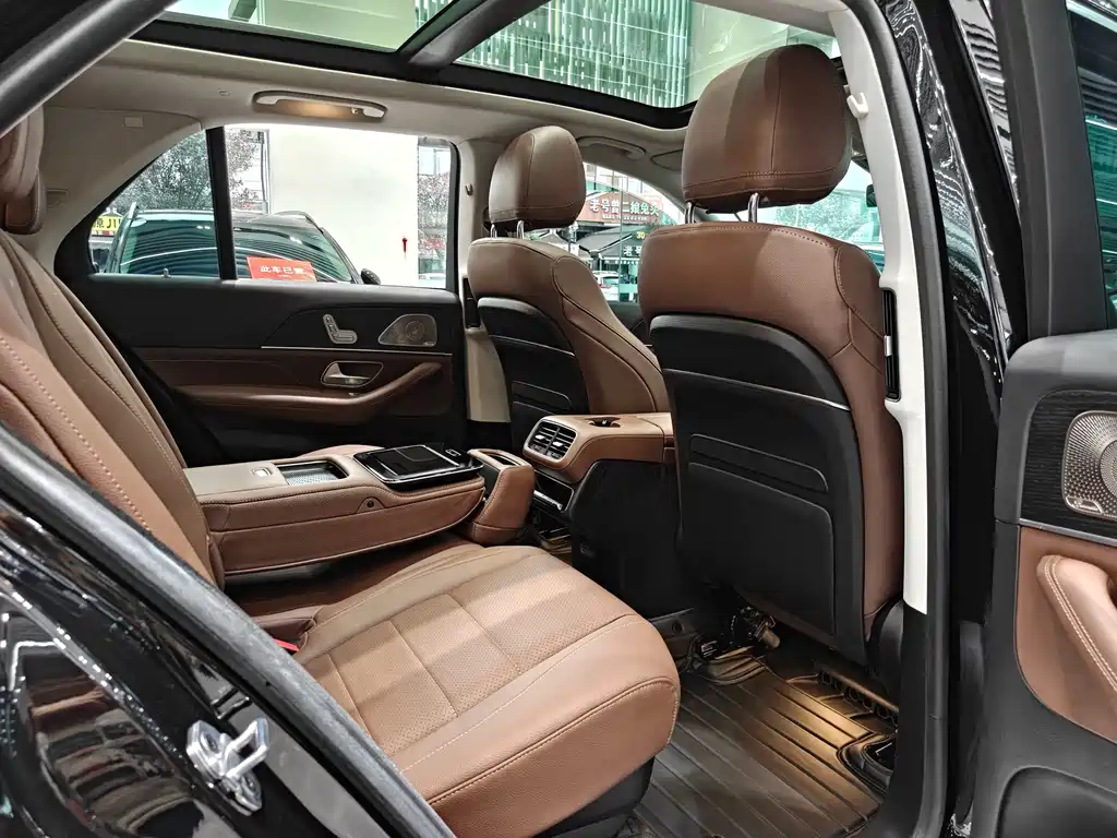 Mercedes-Benz GLE (Import) — миниатюра 18