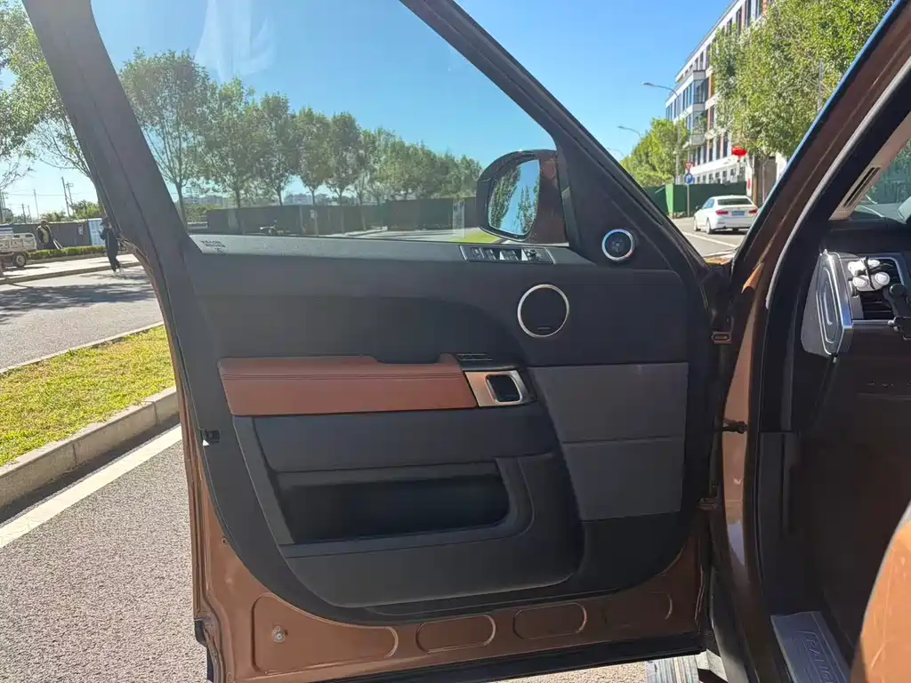 Land Rover Sport — миниатюра 9