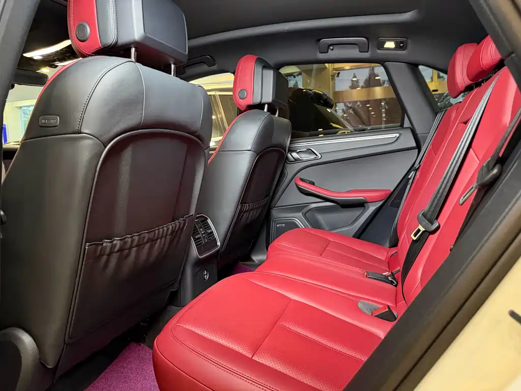 Porsche Macan — миниатюра 11