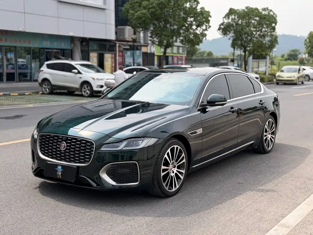 Купить Jaguar XFL