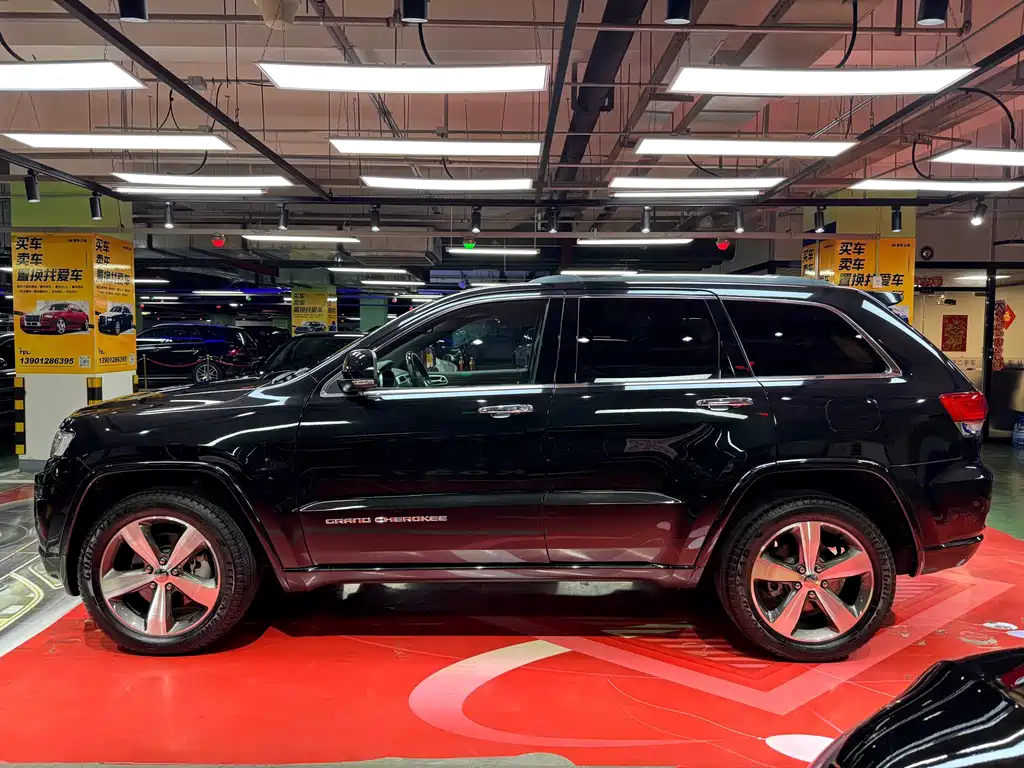 Jeep Grand Cherokee (Import) 3.6L Luxury Navigation Edition, фото 9