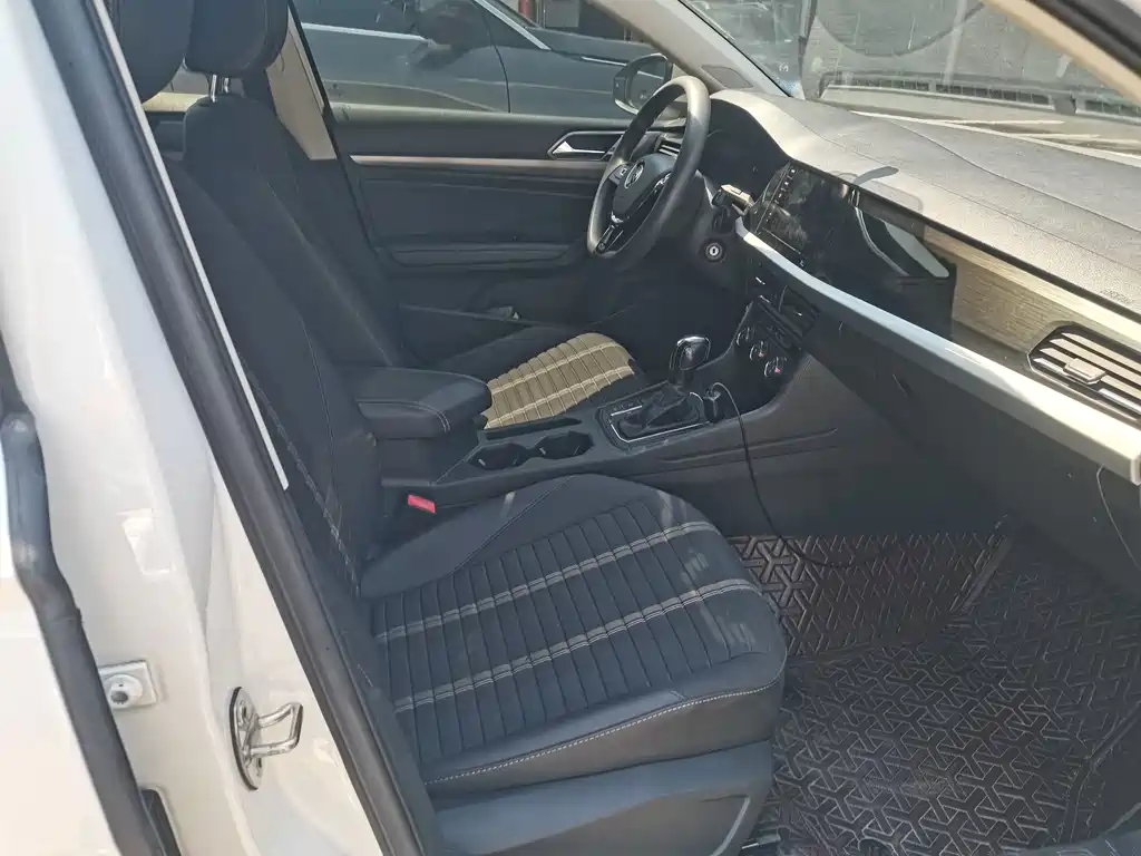 Volkswagen Lavida — миниатюра 4