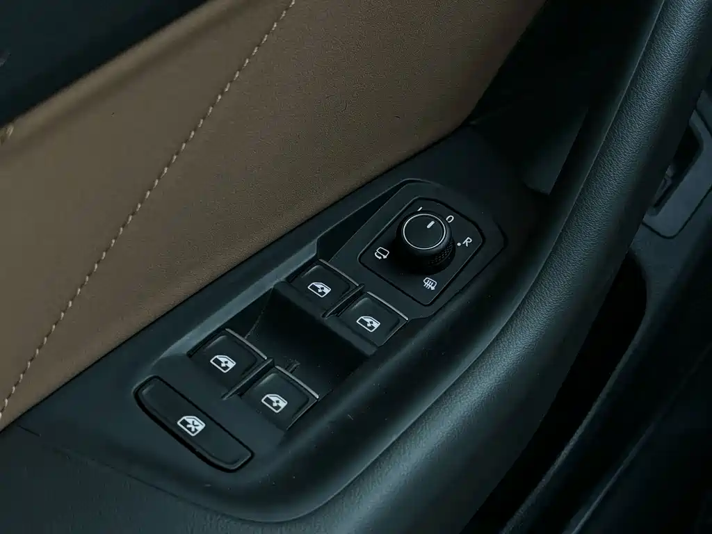 Volkswagen CC — миниатюра 9
