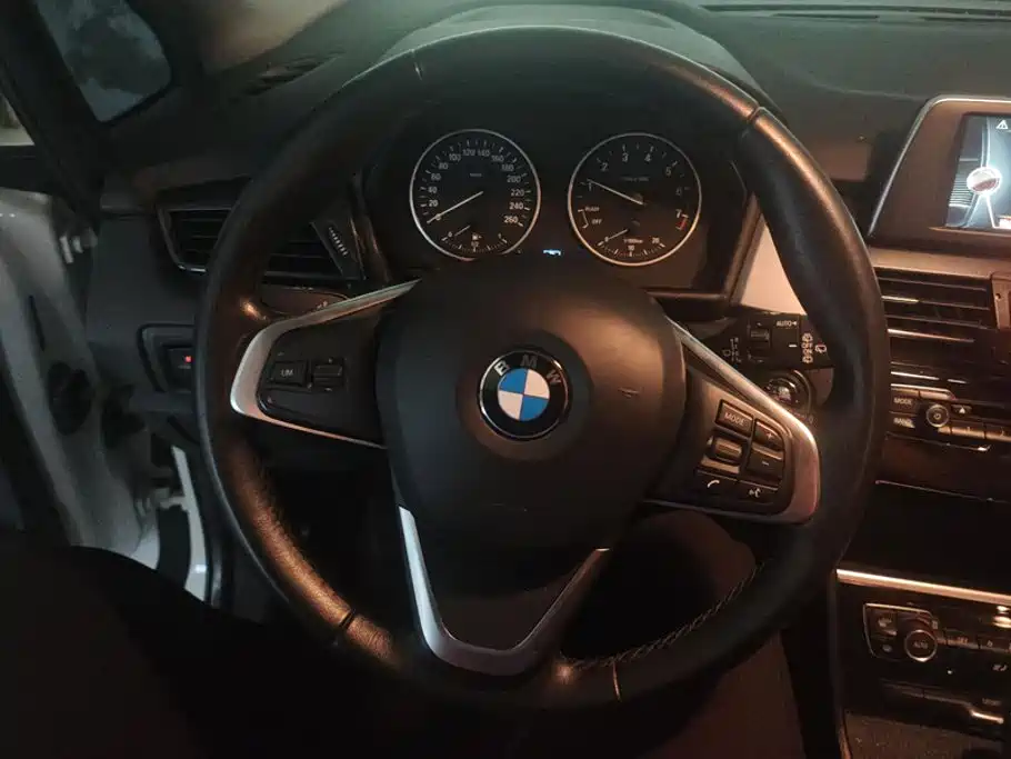 BMW 2 Series Active Tourer — миниатюра 15