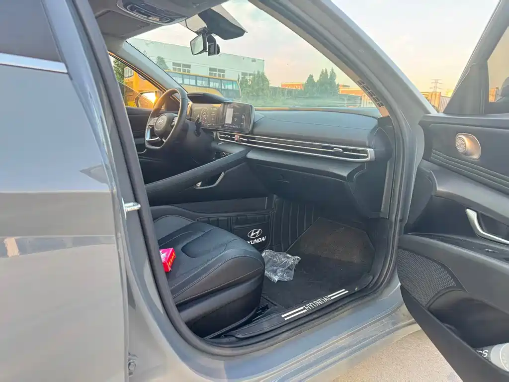 Hyundai Elantra — миниатюра 5