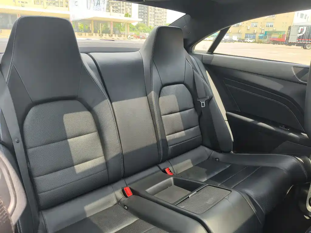 Mercedes-Benz E-Class (Import) — миниатюра 11