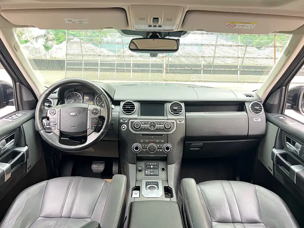 Land Rover Discovery 2015 3.0 SC V6 SE