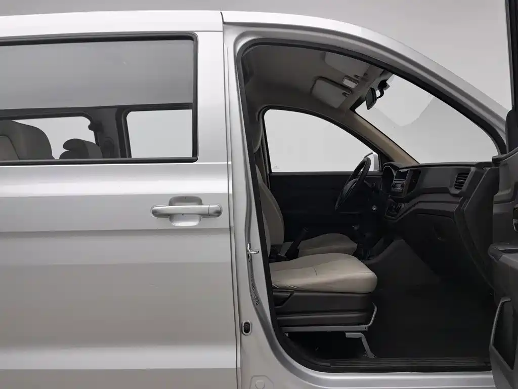Wuling Hongguang V — миниатюра 23