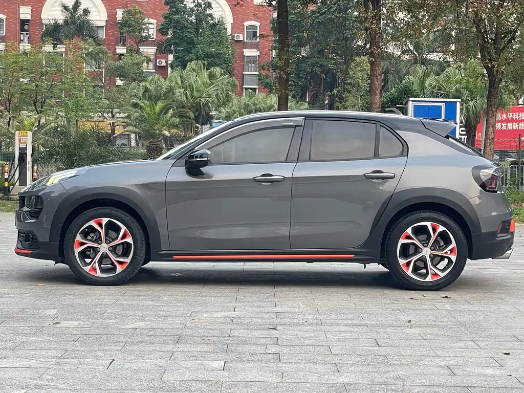 Lynk & Co 02 — миниатюра 4