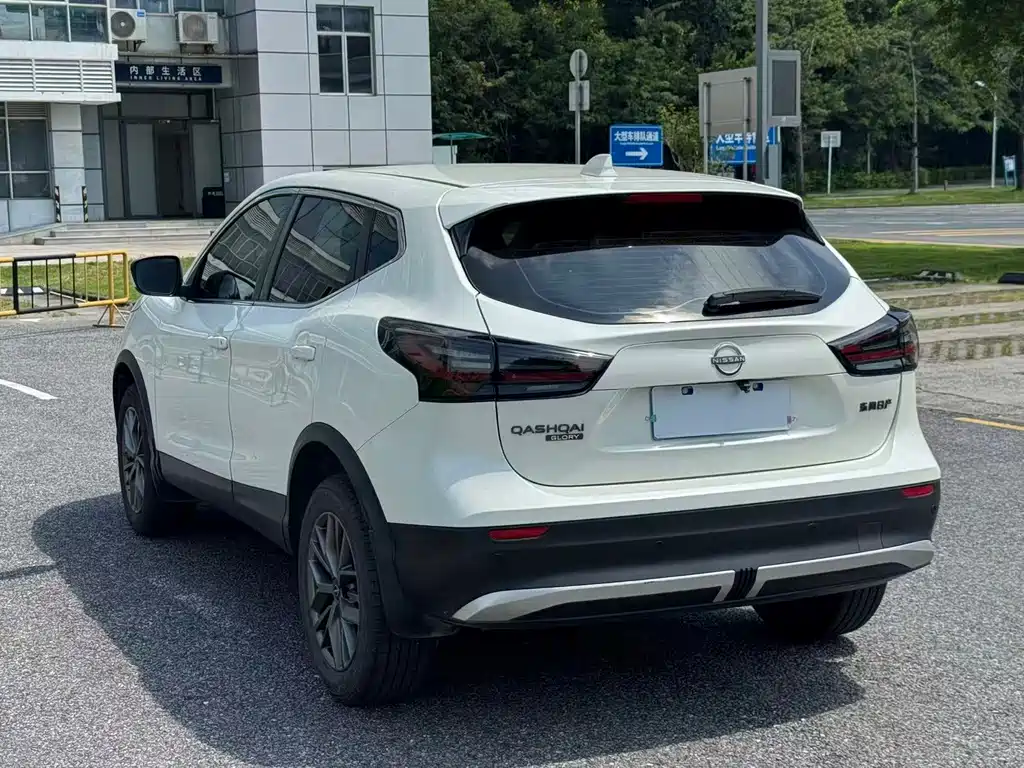 Nissan Qashqai — миниатюра 11