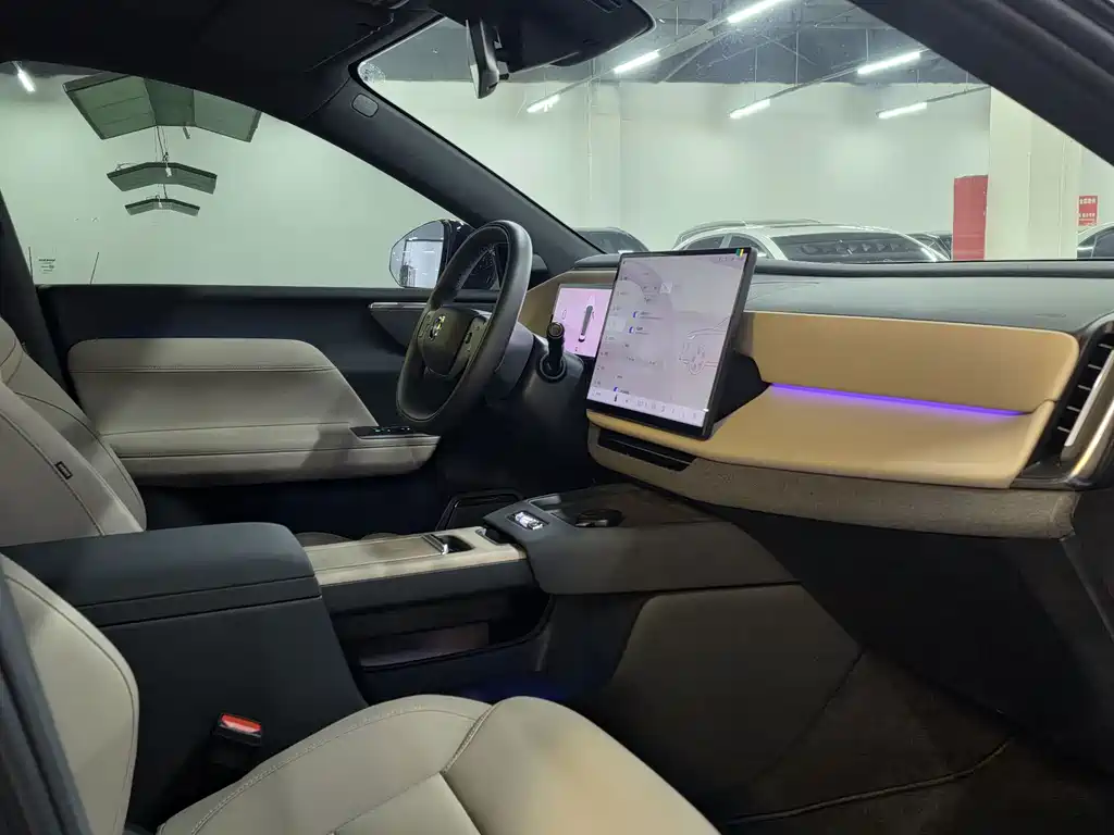Volvo XC70 PHEV — миниатюра 6