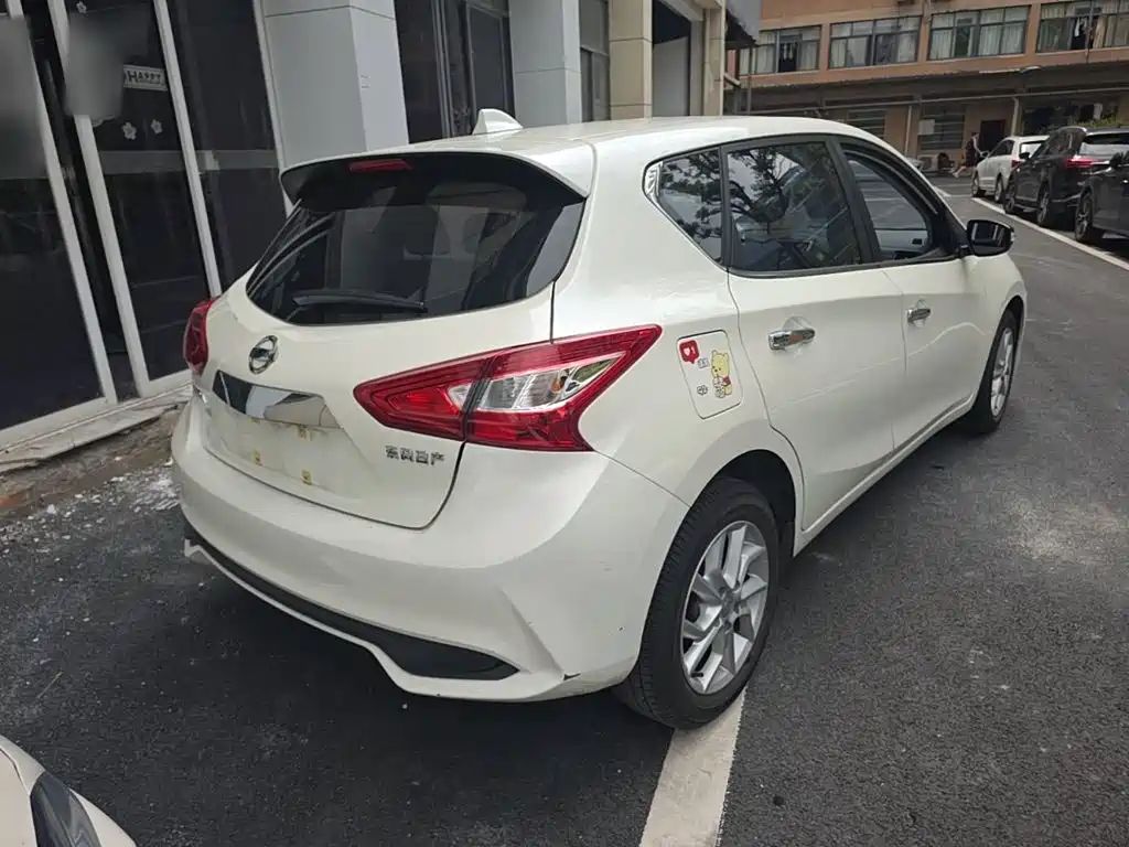 Nissan Tiida — миниатюра 7
