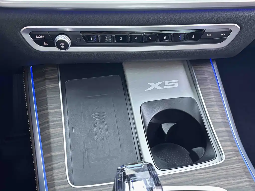 BMW X5 — миниатюра 14