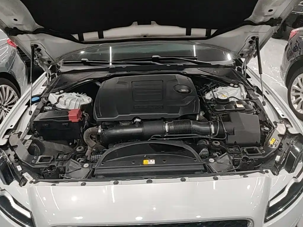 Jaguar XFL — миниатюра 20
