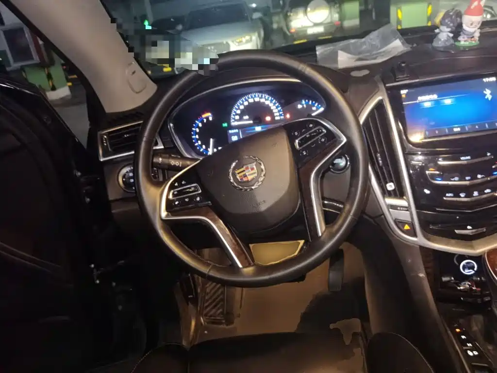 Cadillac SRX — миниатюра 6