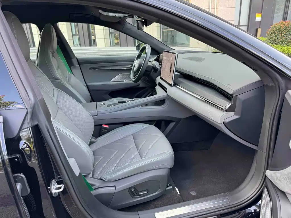 ZEEKR EXTREME KRYPTON 001