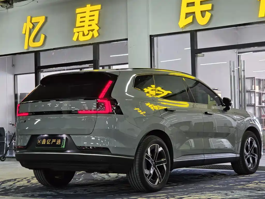 Volvo XC70 PHEV — миниатюра 11