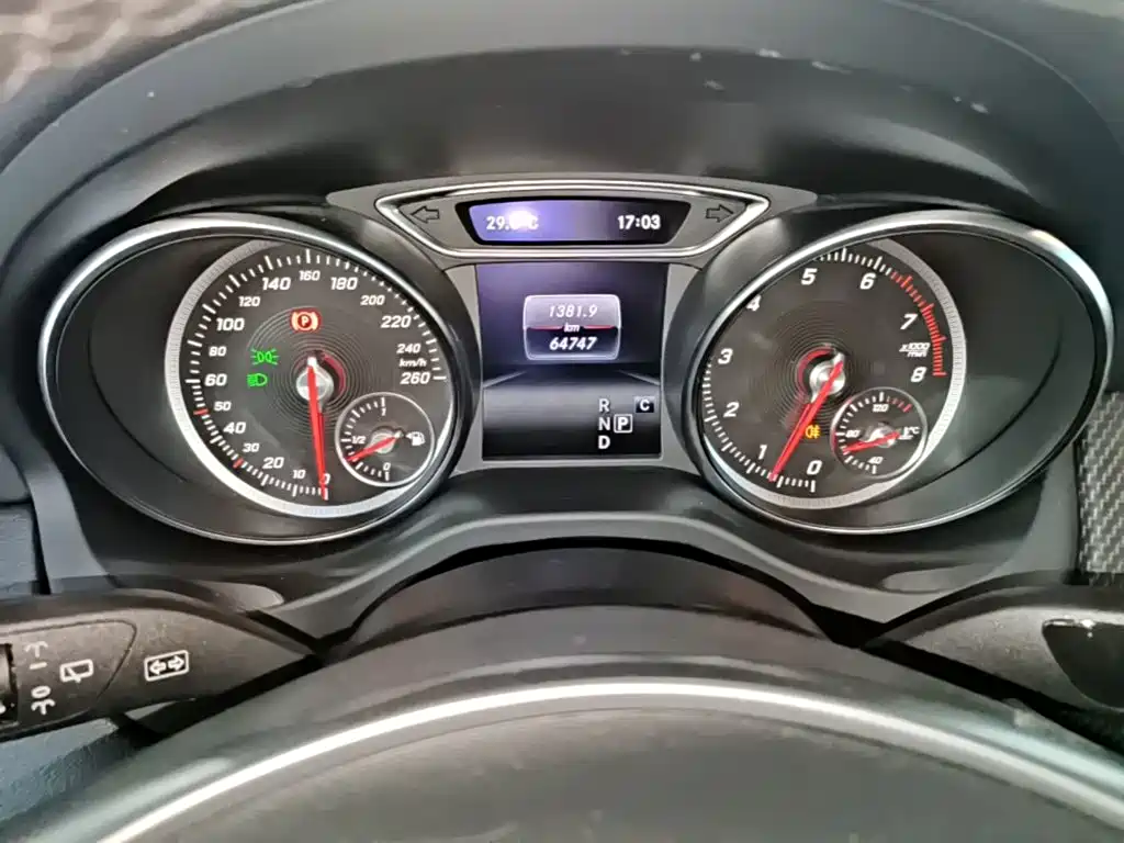 Mercedes-Benz GLA — миниатюра 12