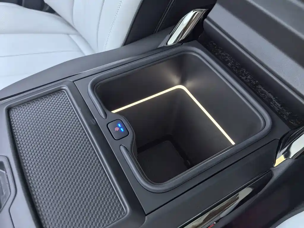 Land Rover Sport PHEV — миниатюра 16