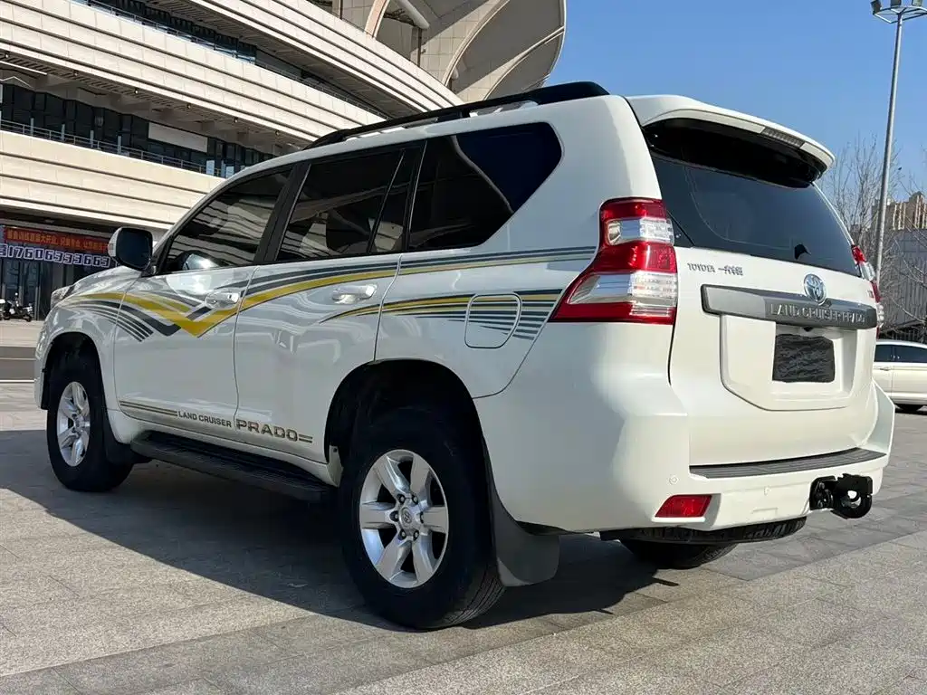 TOYOTA PRADO