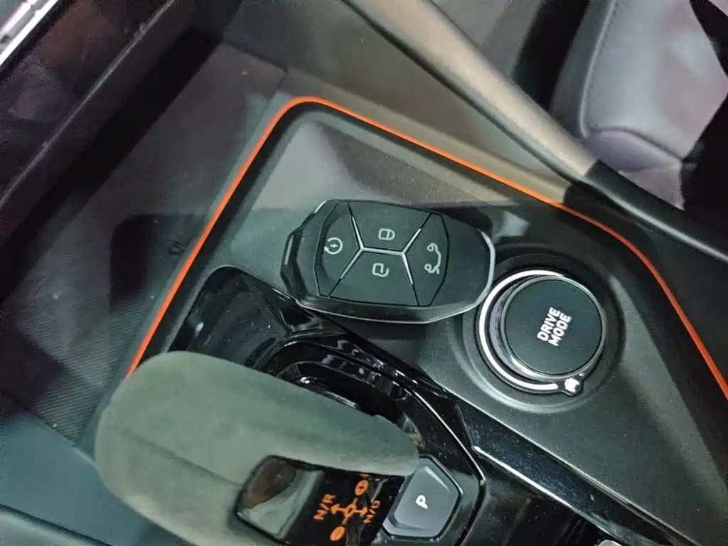 Lynk & Co 02 Hatchback — миниатюра 9