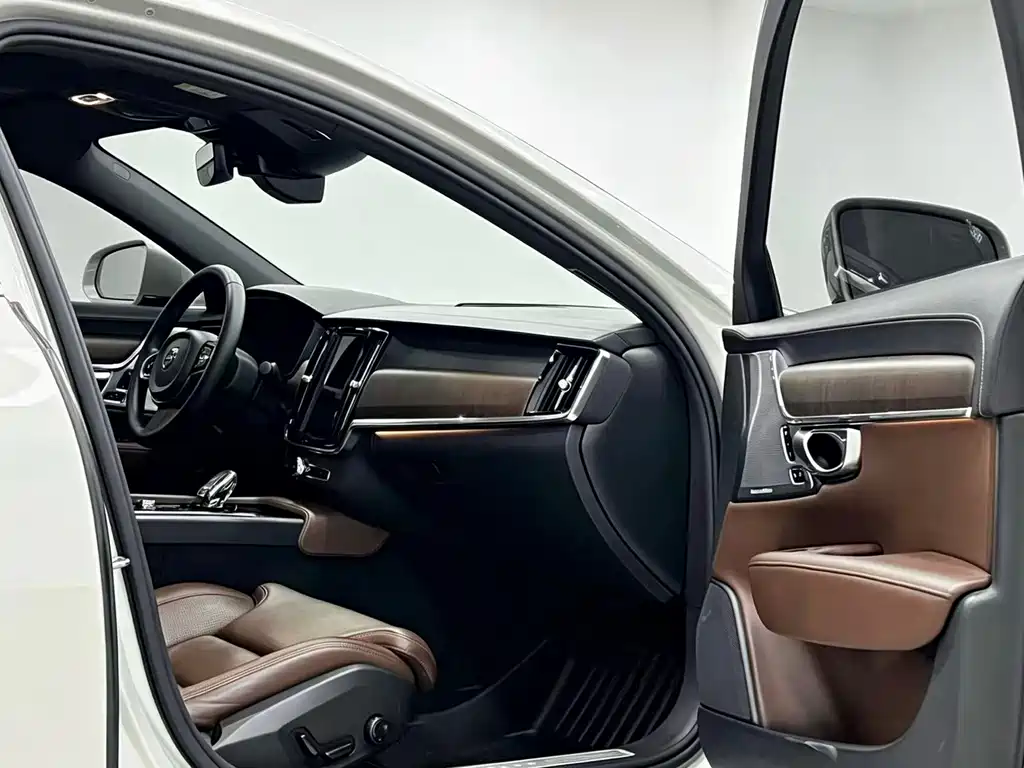 Volvo S90 — миниатюра 10