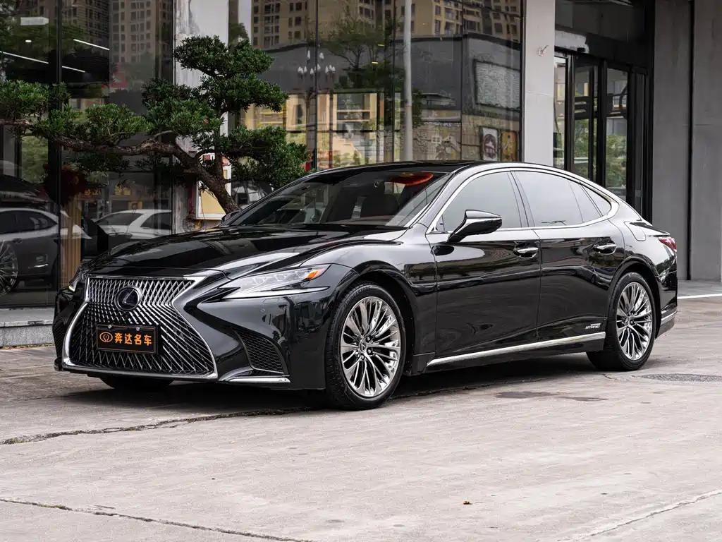 Lexus LS