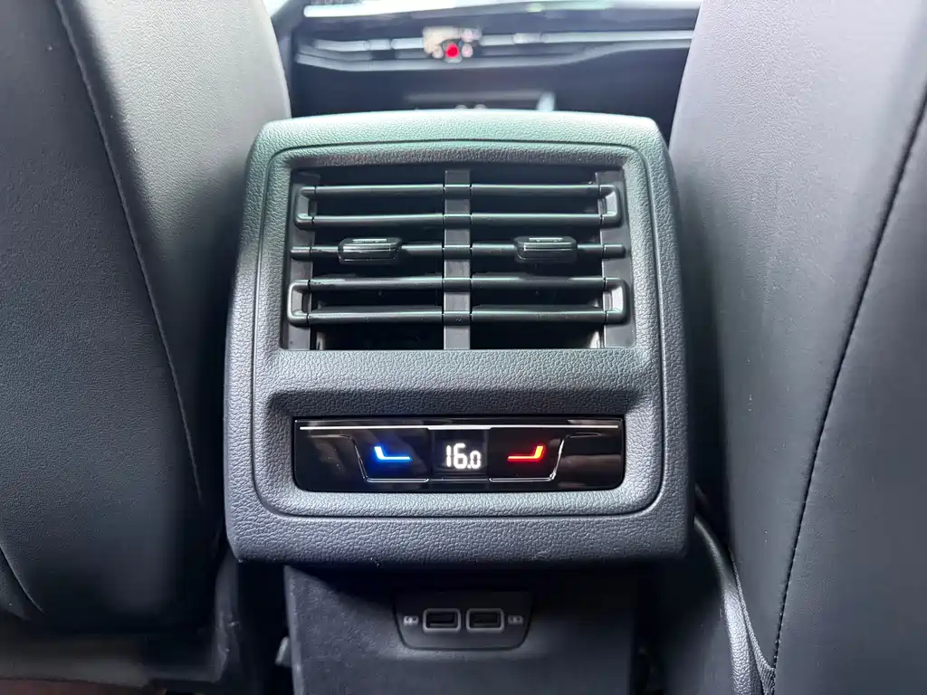 Volkswagen Golf — миниатюра 17