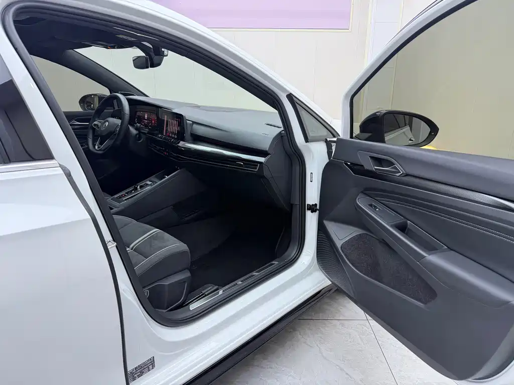 Volkswagen Golf — миниатюра 22