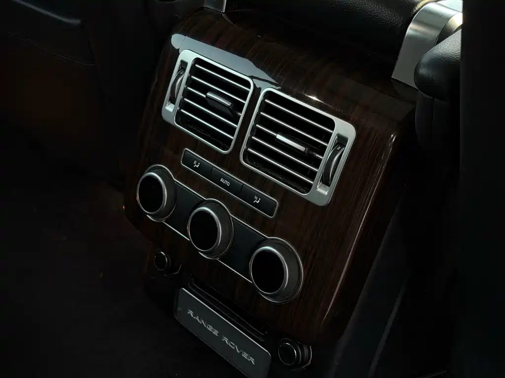 Land Rover Range Rover — миниатюра 14