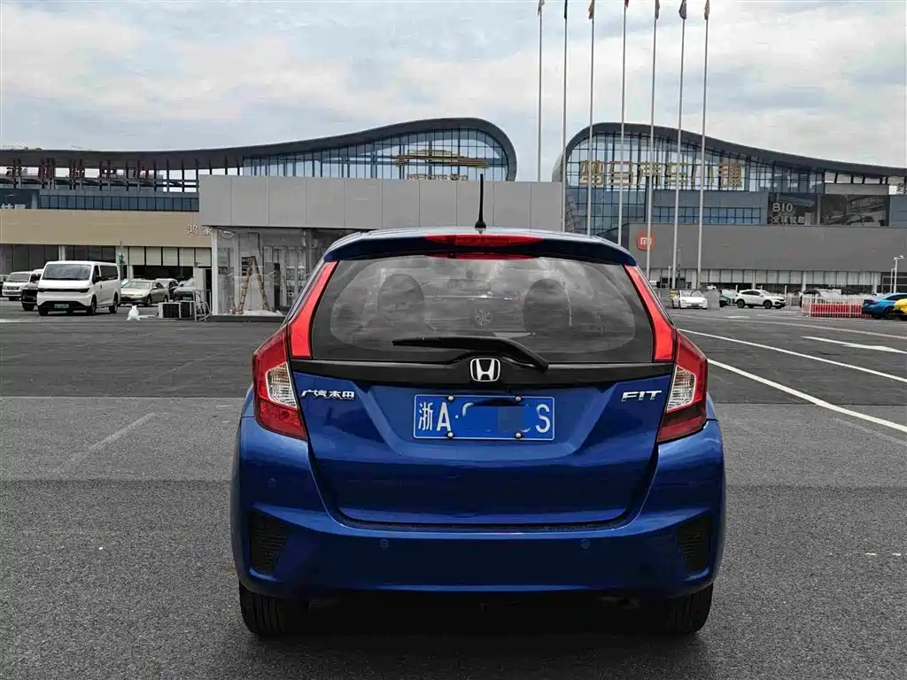 Honda Fit — миниатюра 6