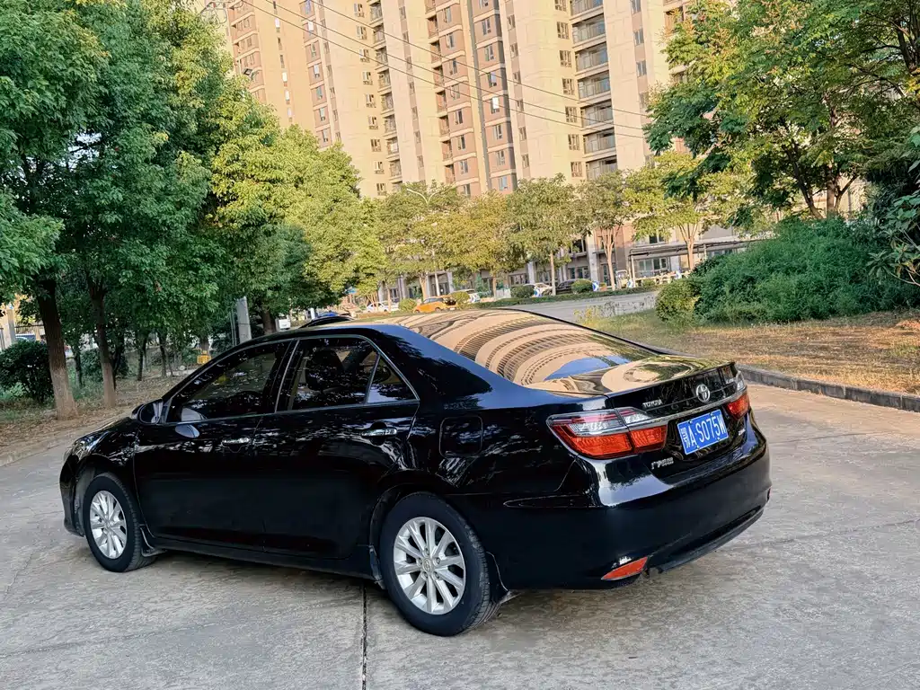 Toyota Camry — миниатюра 4