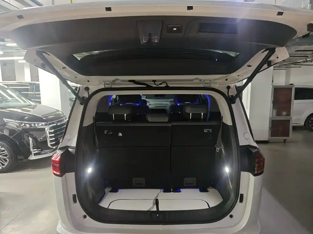 JAC Refine Refine RF8 PHEV — миниатюра 19