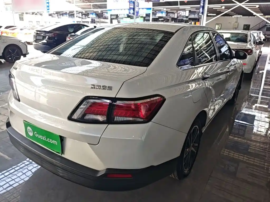 Venucia D60 — миниатюра 7