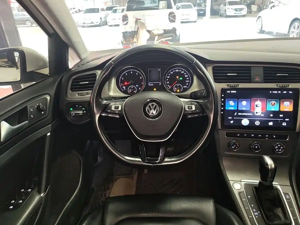 Volkswagen Golf — миниатюра 11