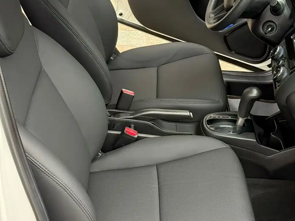 Honda Fit — миниатюра 6