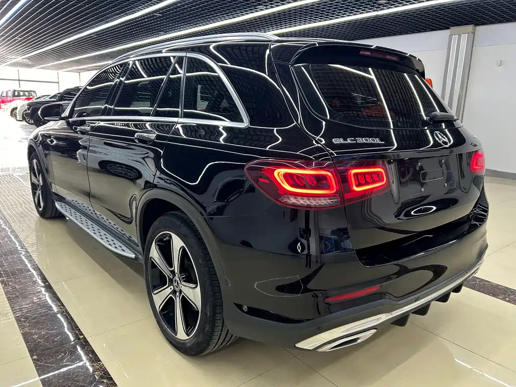 MERCEDES-BENZ GLC