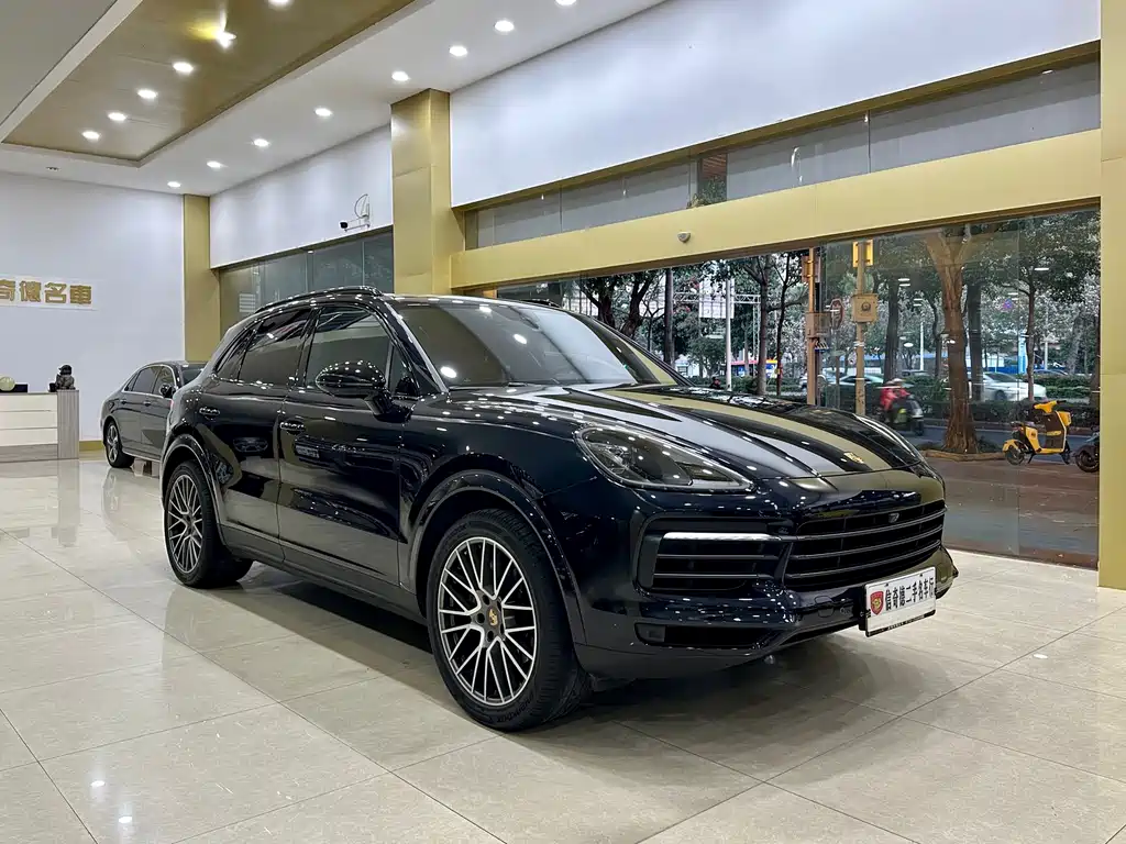 PORSCHE CAYENNE