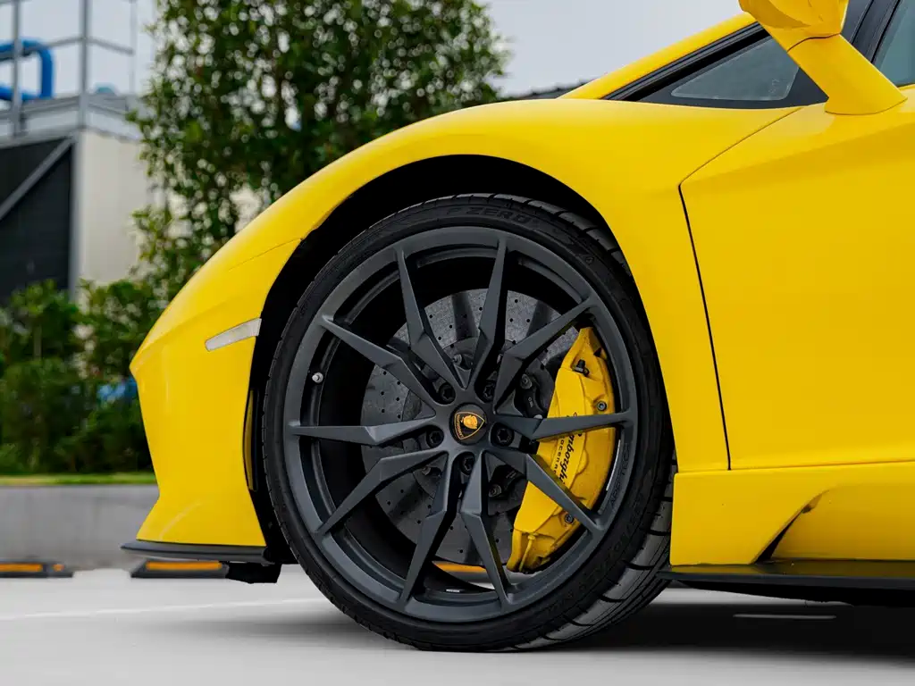 Lamborghini Aventador — миниатюра 10