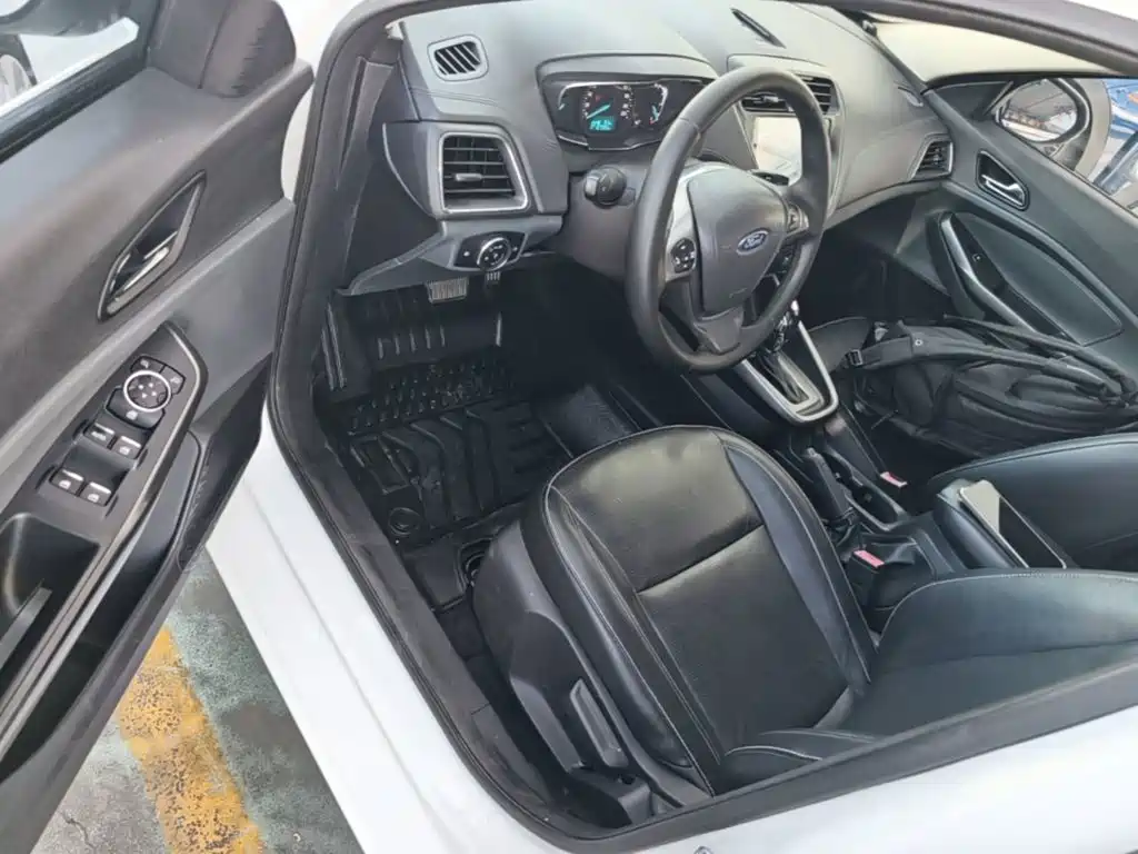 Ford Escort — миниатюра 16