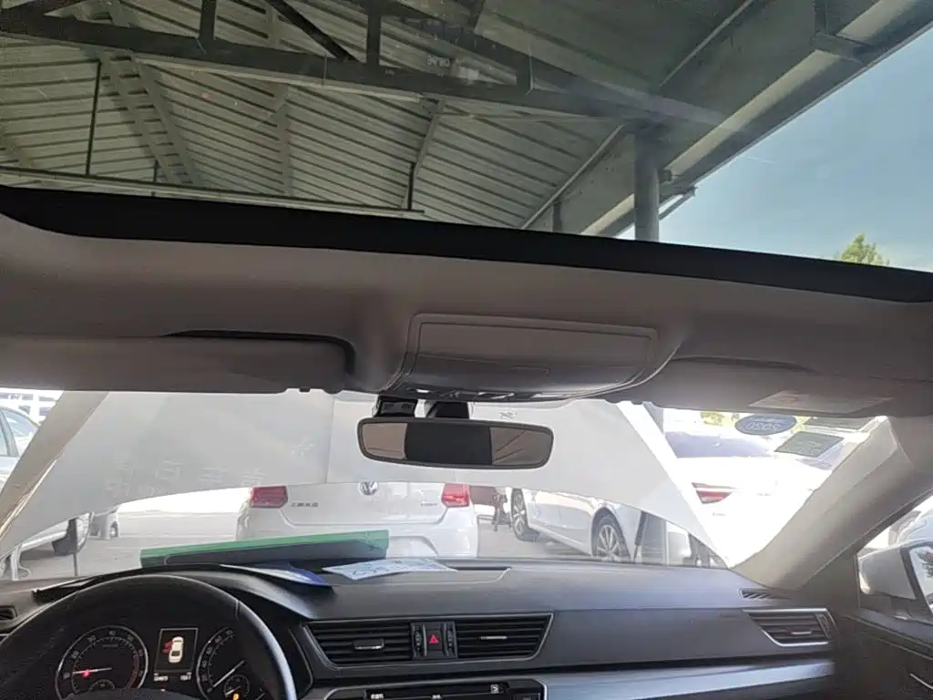Skoda Superb — миниатюра 18