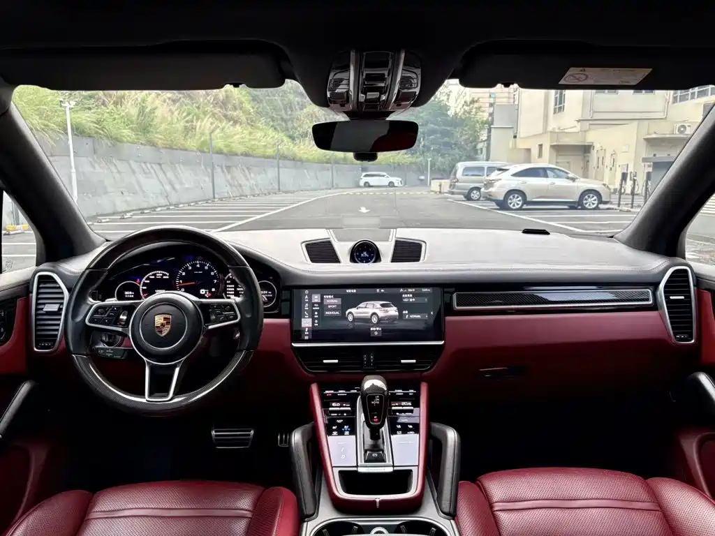 Porsche Cayenne — миниатюра 6