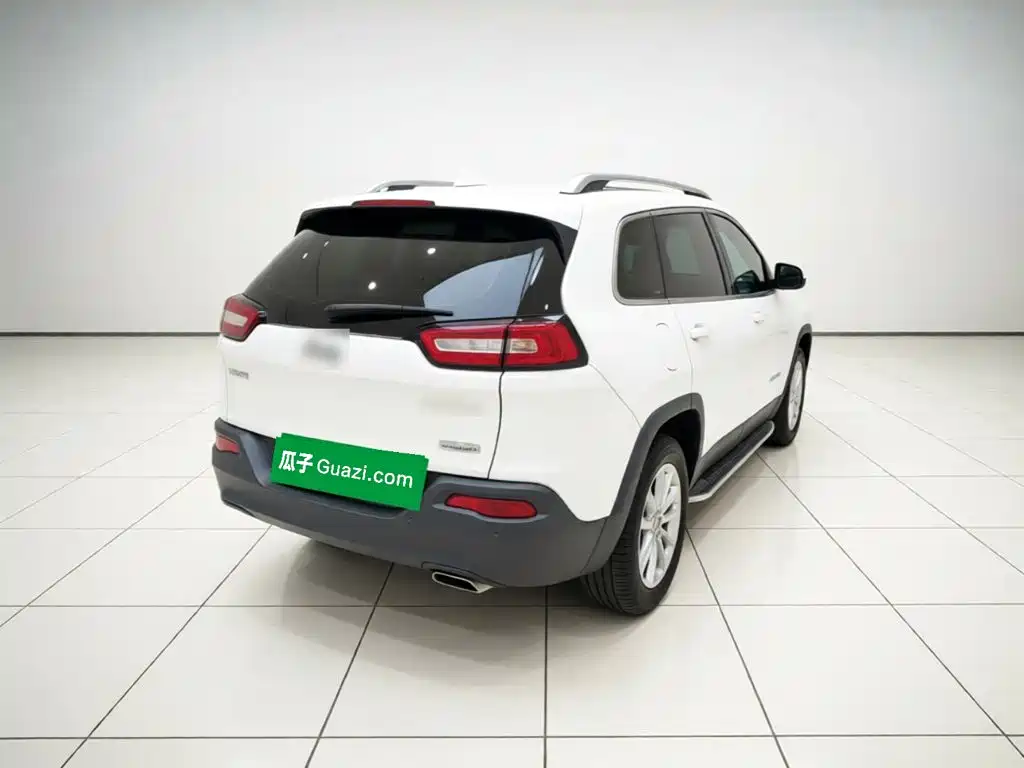 Jeep Cherokee — миниатюра 6