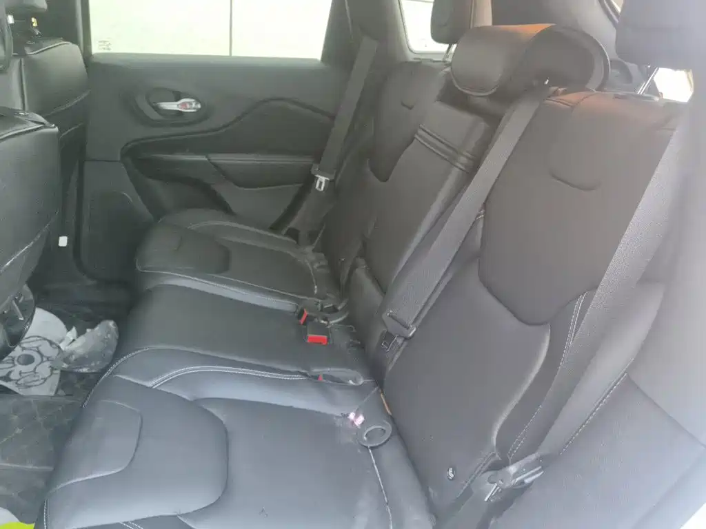 Jeep Cherokee — миниатюра 18